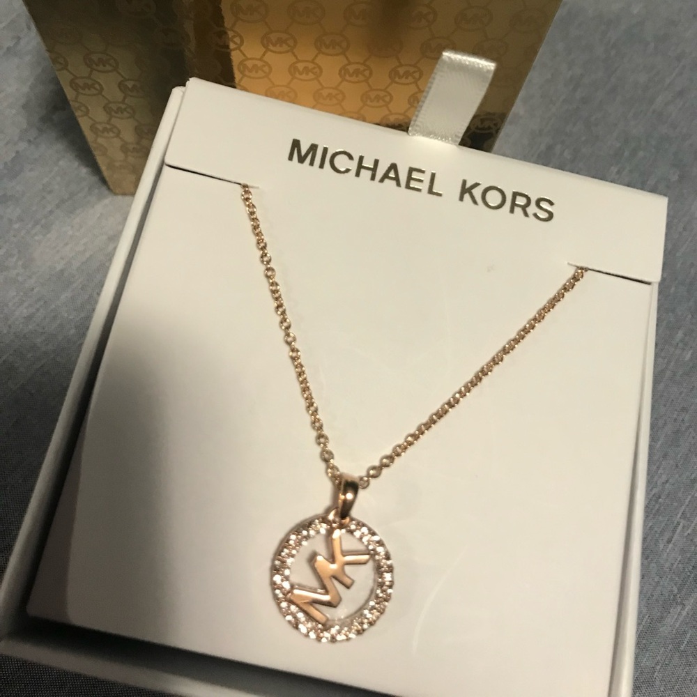 MICHAEL KORS NWT LOGO NECKLACE